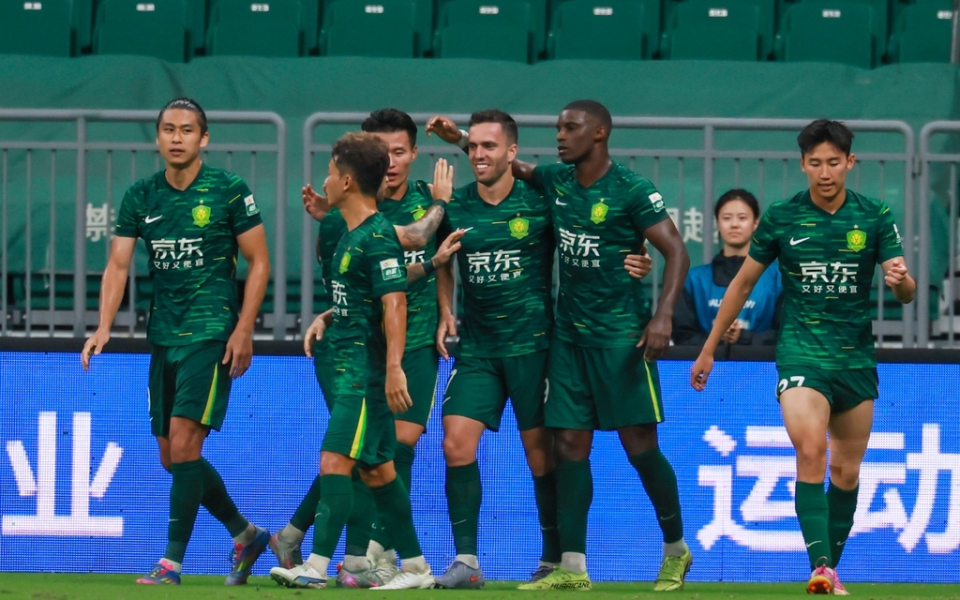 国安4-0升第2距榜首1分 送三镇8轮不胜 张玉宁进工体第800球+伤退